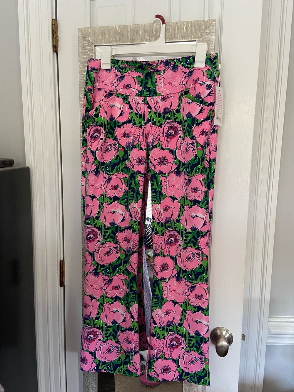 Lilly Pulitzer Pink Floral Cropped Pants size 8